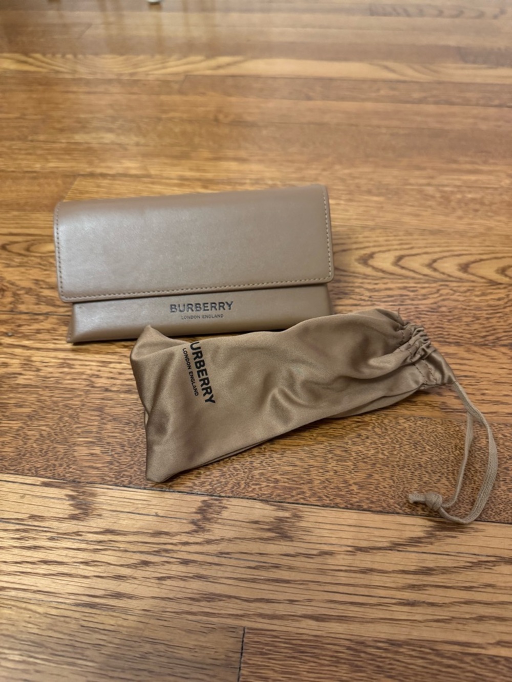 Burberry Tortoiseshell Acetate Sunglasses with Dark Lenses - Picture 4 of 6